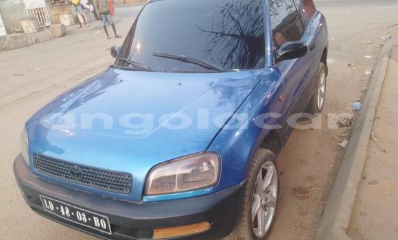 Comprar Usado Toyota RAV4 Azul Carro em Camabatela em Uige Comprar Usado Toyota RAV4 Azul Carro em Camabatela em Uige