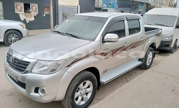 Comprar Usado Toyota Hilux Outro Carro em Camacupa em Bie Comprar Usado Toyota Hilux Outro Carro em Camacupa em Bie