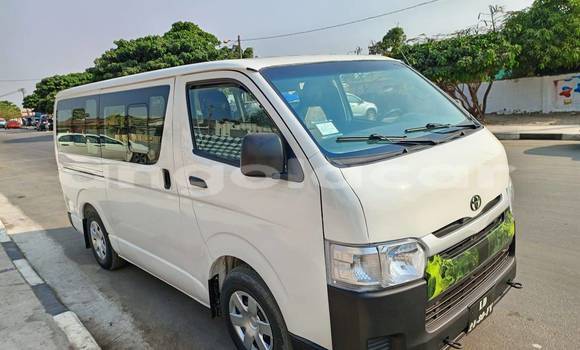 Buy Used Toyota Hiace White Car in Caluquembe in Huila