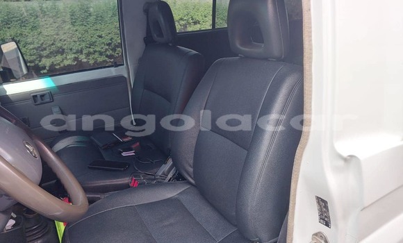 Acheter Occasion Voiture Toyota Land Cruiser Blanc à Caluquembe, Huila Acheter Occasion Voiture Toyota Land Cruiser Blanc à Caluquembe, Huila