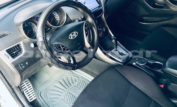 Comprar Usado Hyundai Elantra Branco Carro em Caconda em Huila Comprar Usado Hyundai Elantra Branco Carro em Caconda em Huila