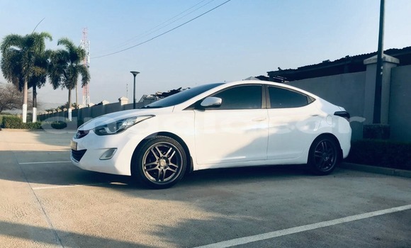 Comprar Usado Hyundai Elantra Branco Carro em Caconda em Huila Comprar Usado Hyundai Elantra Branco Carro em Caconda em Huila