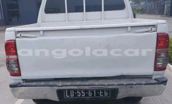 Buy Used Toyota Hilux White Car in Camabatela in Uige Buy Used Toyota Hilux White Car in Camabatela in Uige