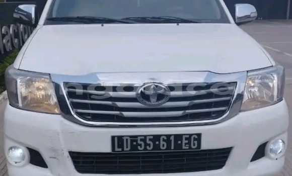 Buy Used Toyota Hilux White Car in Camabatela in Uige Buy Used Toyota Hilux White Car in Camabatela in Uige