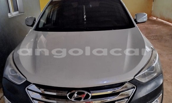 Acheter Occasion Voiture Hyundai Santa Fe Blanc à Caluquembe, Huila Acheter Occasion Voiture Hyundai Santa Fe Blanc à Caluquembe, Huila