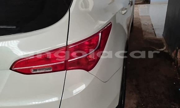 Acheter Occasion Voiture Hyundai Santa Fe Blanc à Caluquembe, Huila Acheter Occasion Voiture Hyundai Santa Fe Blanc à Caluquembe, Huila