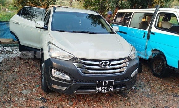 Acheter Occasion Voiture Hyundai Santa Fe Blanc à Caluquembe, Huila Acheter Occasion Voiture Hyundai Santa Fe Blanc à Caluquembe, Huila