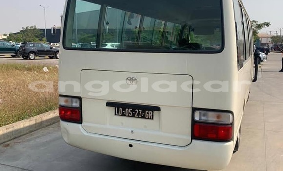 Comprar Usado Toyota Coaster Branco Carro em Catchiungo em Huambo Comprar Usado Toyota Coaster Branco Carro em Catchiungo em Huambo