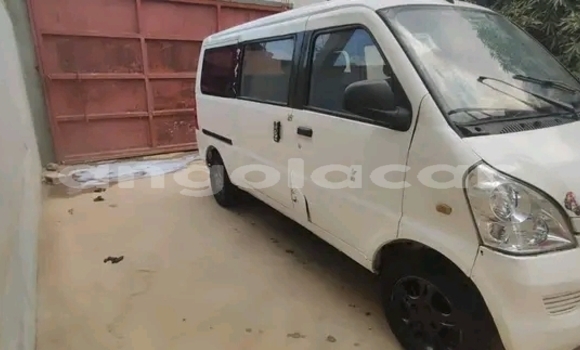 Comprar Usado Toyota Hiluxe VIGO Branco Carro em Camabatela em Uige Comprar Usado Toyota Hiluxe VIGO Branco Carro em Camabatela em Uige