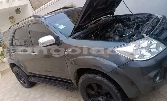 Comprar Usado Toyota Fortuner Bege Carro em Camabatela em Uige Comprar Usado Toyota Fortuner Bege Carro em Camabatela em Uige