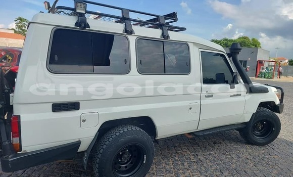 Acheter Occasion Voiture Toyota Land Cruiser Blanc à Camacupa, Bie Acheter Occasion Voiture Toyota Land Cruiser Blanc à Camacupa, Bie