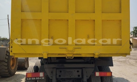 Buy Used Hino 714 Other Truck in Caluquembe in Huila Buy Used Hino 714 Other Truck in Caluquembe in Huila