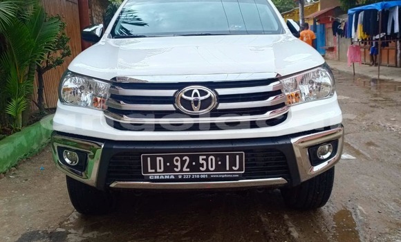 Comprar Usado Toyota Hilux Branco Carro em Camabatela em Uige Comprar Usado Toyota Hilux Branco Carro em Camabatela em Uige