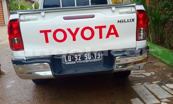 Comprar Usado Toyota Hilux Branco Carro em Camabatela em Uige Comprar Usado Toyota Hilux Branco Carro em Camabatela em Uige