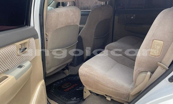 Acheter Occasion Voiture Toyota Fortuner Blanc à Caluquembe, Huila Acheter Occasion Voiture Toyota Fortuner Blanc à Caluquembe, Huila
