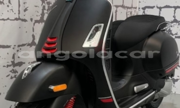 Buy Used Vespa GTS Black Bike in Benguela in Benguela