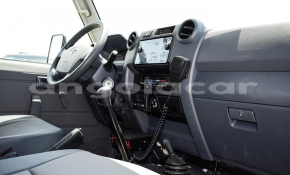 Comprar Novo Toyota Land Cruiser Branco Carro em Benguela em Benguela Comprar Novo Toyota Land Cruiser Branco Carro em Benguela em Benguela