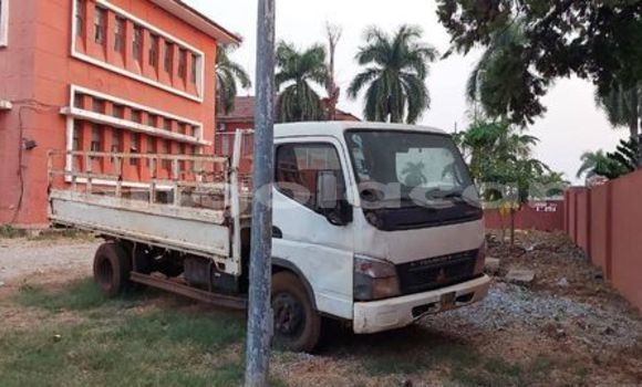 Acheter Occasion Voiture Mitsubishi Carisma Autre à Luanda, Province de Luanda Acheter Occasion Voiture Mitsubishi Carisma Autre à Luanda, Province de Luanda