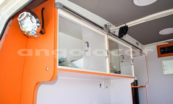 Comprar Novo Toyota Land Cruiser Branco Carro em Benguela em Benguela Comprar Novo Toyota Land Cruiser Branco Carro em Benguela em Benguela