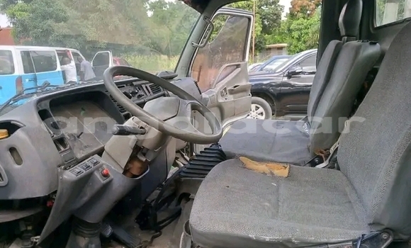 Comprar Usado Mitsubishi Chariot Branco Carro em Catumbela em Bie Comprar Usado Mitsubishi Chariot Branco Carro em Catumbela em Bie