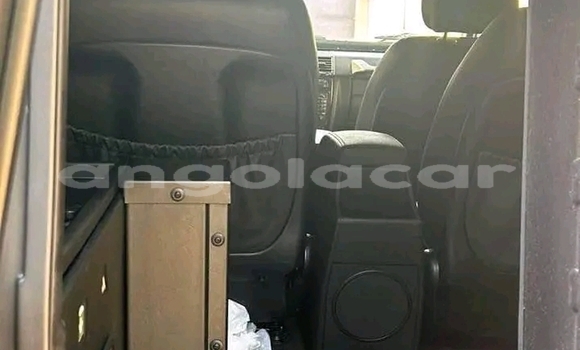 Comprar Usado Mercedes-Benz 250 Outro Carro em Luanda em Luanda Province