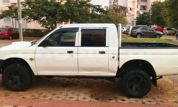 Comprar Usado Mitsubishi L200 Branco Carro em Luanda em Luanda Province Comprar Usado Mitsubishi L200 Branco Carro em Luanda em Luanda Province