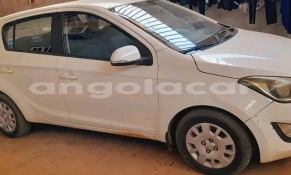 Comprar Usado Hyundai i20 Branco Carro em Luanda em Luanda Province Comprar Usado Hyundai i20 Branco Carro em Luanda em Luanda Province