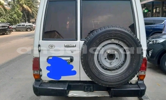 Comprar Usado Toyota Land Cruiser Branco Carro em Luanda em Luanda Province Comprar Usado Toyota Land Cruiser Branco Carro em Luanda em Luanda Province