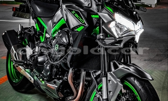 Comprar Usado Kawasaki Z Verde Moto em Benguela em Benguela