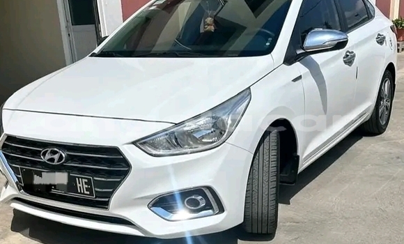 Buy Used Hyundai Accent White Car in Luanda in Luanda Province Buy Used Hyundai Accent White Car in Luanda in Luanda Province