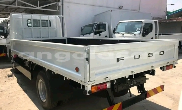 Buy Used Mitsubishi Chariot White Car in Luanda in Luanda Province Buy Used Mitsubishi Chariot White Car in Luanda in Luanda Province