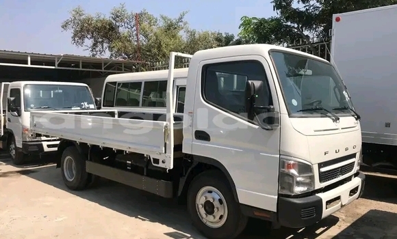 Buy Used Mitsubishi Chariot White Car in Luanda in Luanda Province Buy Used Mitsubishi Chariot White Car in Luanda in Luanda Province