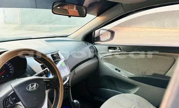 Buy Used Hyundai Accent White Car in Camacupa in Bie Buy Used Hyundai Accent White Car in Camacupa in Bie