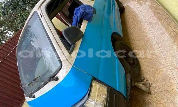 Buy Used Toyota Commuter Blue Car in Caluquembe in Huila Buy Used Toyota Commuter Blue Car in Caluquembe in Huila