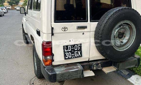 Comprar Usado Toyota Land Cruiser Branco Carro em Caluquembe em Huila Comprar Usado Toyota Land Cruiser Branco Carro em Caluquembe em Huila