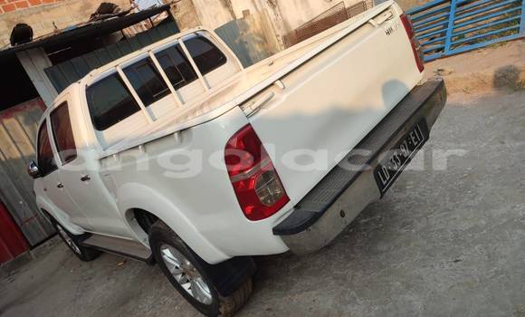 Comprar Usado Toyota Hilux Branco Carro em Caluquembe em Huila Comprar Usado Toyota Hilux Branco Carro em Caluquembe em Huila