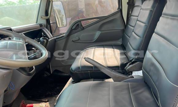 Buy Used Mitsubishi L400 White Truck in Caluquembe in Huila Buy Used Mitsubishi L400 White Truck in Caluquembe in Huila