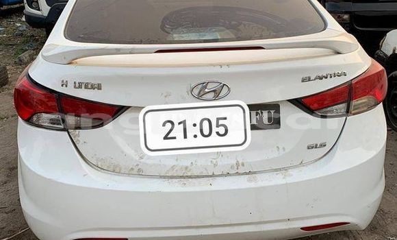 Comprar Usado Hyundai Elantra Branco Carro em Caluquembe em Huila Comprar Usado Hyundai Elantra Branco Carro em Caluquembe em Huila