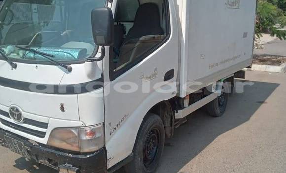 Buy Used Toyota Dyna White Truck in Caluquembe in Huila Buy Used Toyota Dyna White Truck in Caluquembe in Huila
