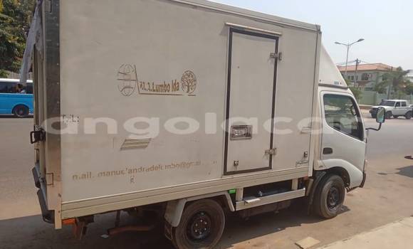 Buy Used Toyota Dyna White Truck in Caluquembe in Huila Buy Used Toyota Dyna White Truck in Caluquembe in Huila