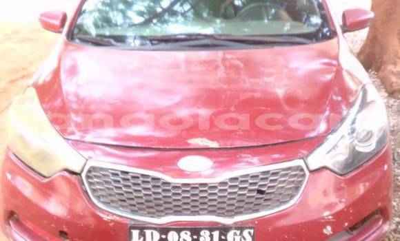 Comprar Usado Kia Cerato Vermelho Carro em Caluquembe em Huila