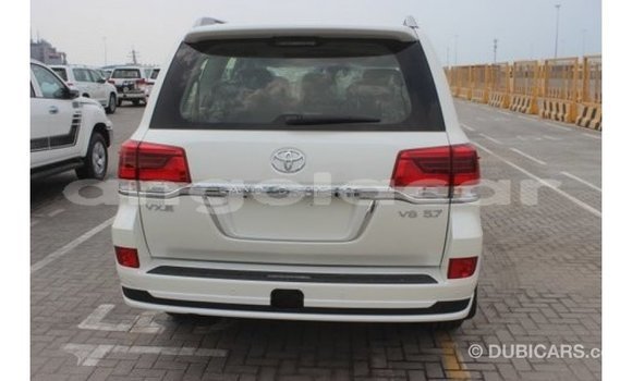 Comprar Importar Toyota Land Cruiser Branco Carro em Import - Dubai em Bengo Province Comprar Importar Toyota Land Cruiser Branco Carro em Import - Dubai em Bengo Province