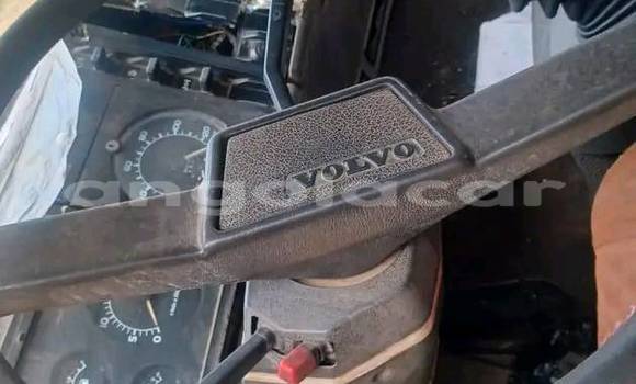 Acheter Occasion Voiture Volvo 240 Series Blanc à Camabatela, Uige Acheter Occasion Voiture Volvo 240 Series Blanc à Camabatela, Uige