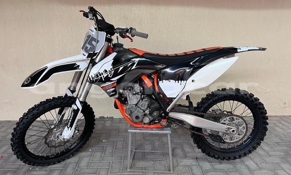 Comprar Usado KTM 250 Bege Moto em Benguela em Benguela Comprar Usado KTM 250 Bege Moto em Benguela em Benguela