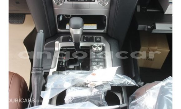 Comprar Importar Toyota Land Cruiser Branco Carro em Import - Dubai em Bengo Province Comprar Importar Toyota Land Cruiser Branco Carro em Import - Dubai em Bengo Province