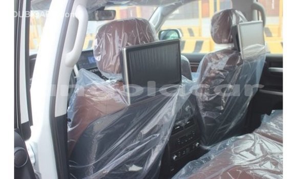 Comprar Importar Toyota Land Cruiser Branco Carro em Import - Dubai em Bengo Province Comprar Importar Toyota Land Cruiser Branco Carro em Import - Dubai em Bengo Province
