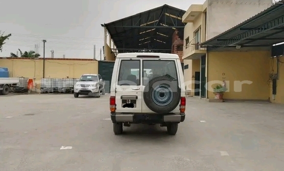 Comprar Usado Toyota Land Cruiser Outro Carro em Camacupa em Bie Comprar Usado Toyota Land Cruiser Outro Carro em Camacupa em Bie