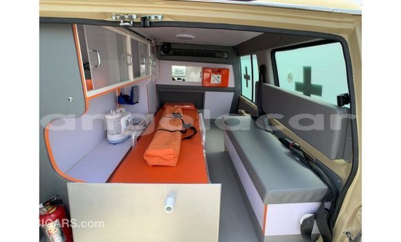 Comprar Importar Toyota Land Cruiser Bege Carro em Import - Dubai em Bengo Province Comprar Importar Toyota Land Cruiser Bege Carro em Import - Dubai em Bengo Province