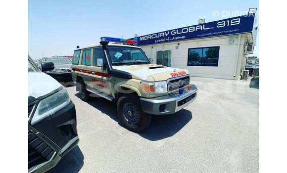 Comprar Importar Toyota Land Cruiser Bege Carro em Import - Dubai em Bengo Province Comprar Importar Toyota Land Cruiser Bege Carro em Import - Dubai em Bengo Province