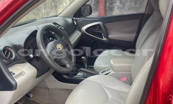 Comprar Usado Toyota RAV4 Vermelho Carro em Luanda em Luanda Province Comprar Usado Toyota RAV4 Vermelho Carro em Luanda em Luanda Province